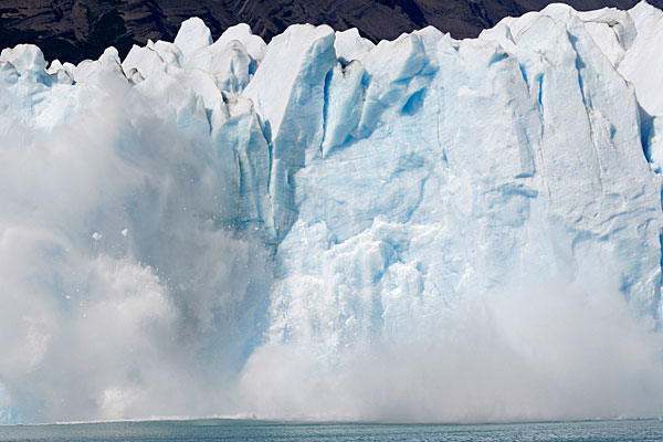 Le glacier Perito Moreno est un glacier à effondrement.